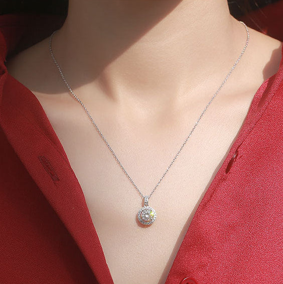 Clarté Souveraine, 18K White Gold-Plated S925 Sterling Silver 1ct Moissanite Pendant Necklace
