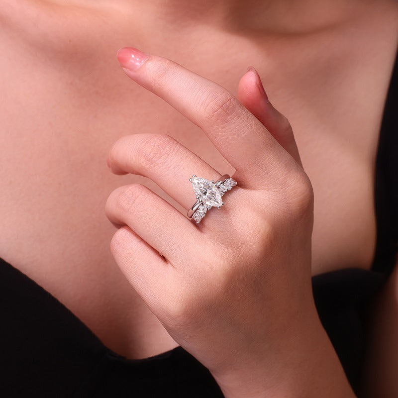 Poire Élégante, 18k White  Gold-Plated S925 Sterling Silver Moissanite Ring