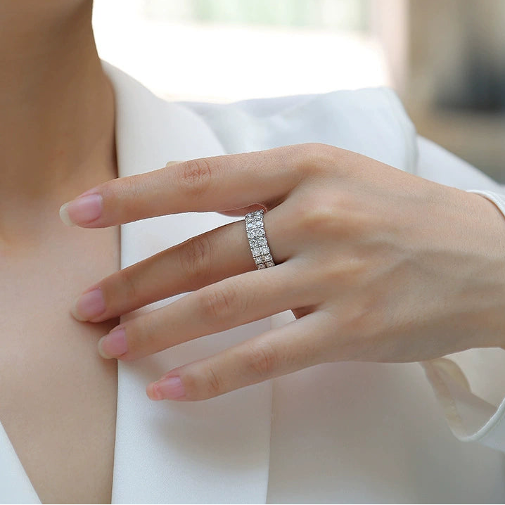 Éclat Continu, 18k White Gold-Plated S925 Sterling Silver Moissanite Wedding Band
