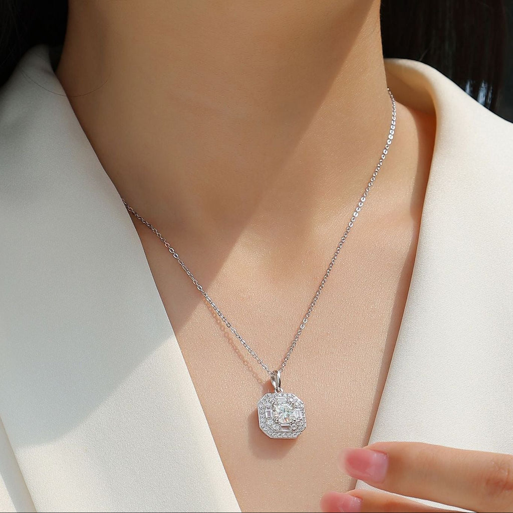 Équilibre Octave, 18K White Gold-Plated S925 Sterling Silver 1.0ct Moissanite Pendant Necklace