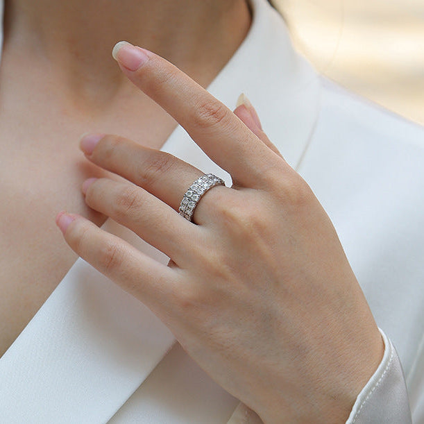 Éclat Continu, 18k White Gold-Plated S925 Sterling Silver Moissanite Wedding Band