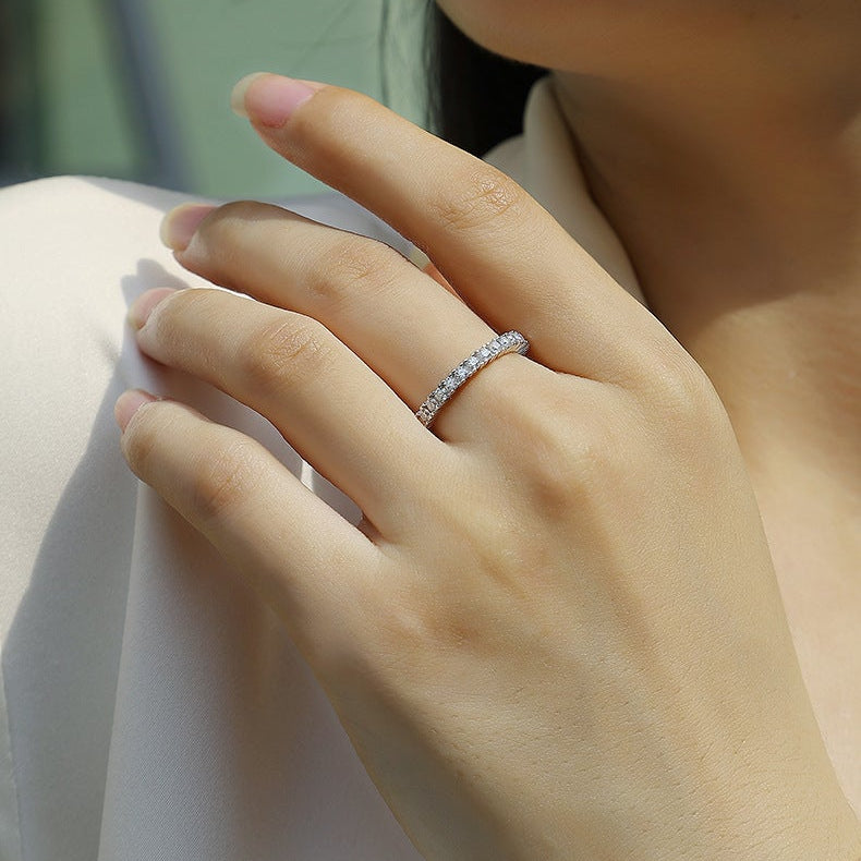 Glace Lumière, 18k White Gold-Plated S925 Sterling Silver 0.90CT Moissanite Wedding Band