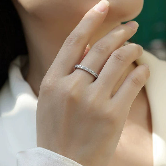 Clarté Fine, 18k White Gold-Plated S925 Sterling Silver 1.2mm × 36 Moissanite Wedding Ring