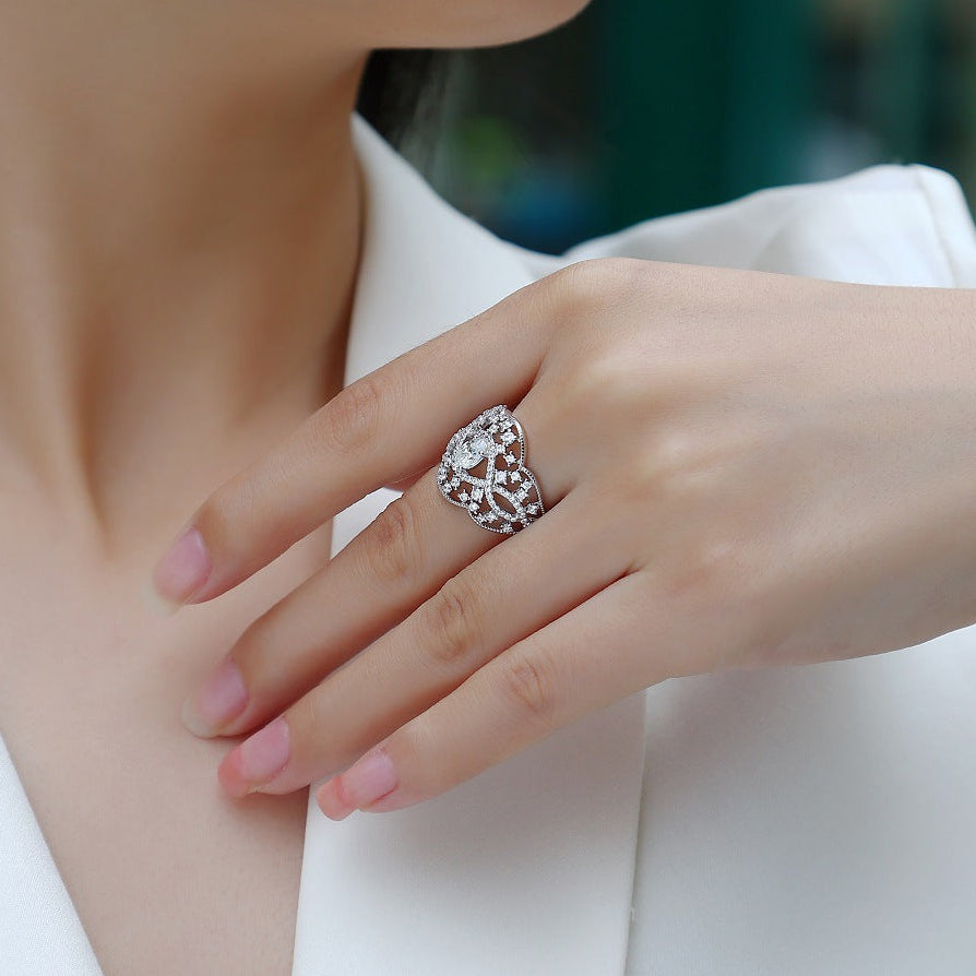 Cœur de Dentelle, 18k White Gold-Plated S925 Sterling Silver Moissanite Statement Ring