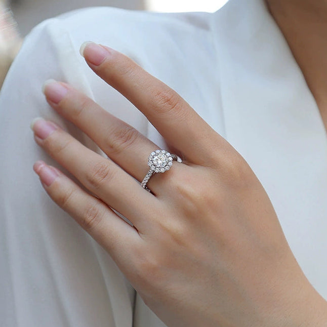 Halo de Clarté, 18k White Gold-Plated S925 Sterling Silver 1.0ct Moissanite Engagement Ring