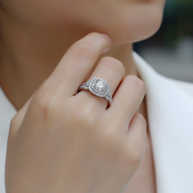 Héritage Lumière, 18k White Gold-Plated S925 Sterling Silver 1ct Moissanite Solitaire Ring