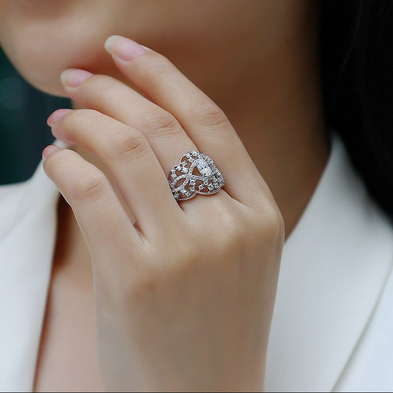 Cœur de Dentelle, 18k White Gold-Plated S925 Sterling Silver Moissanite Statement Ring