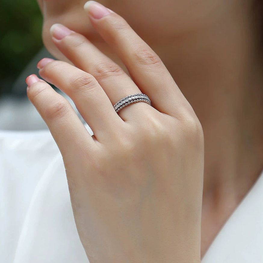Rêverie Élégante, 18k White Gold-Plated S925 Sterling Silver 0.57CT Moissanite Wedding Band