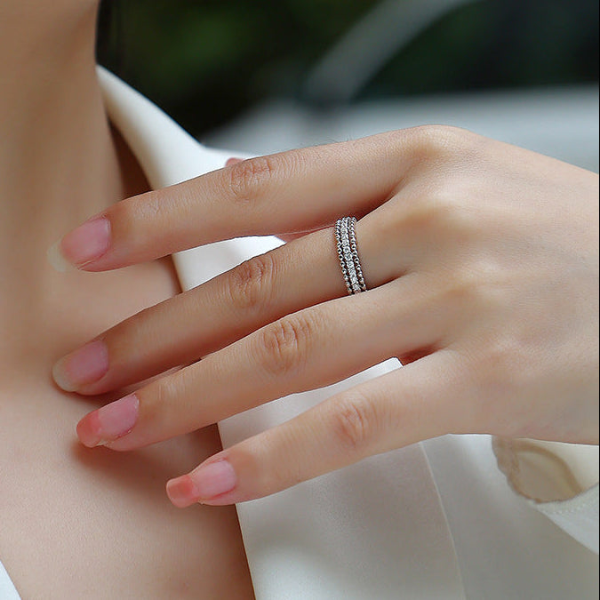Rêverie Élégante, 18k White Gold-Plated S925 Sterling Silver 0.57CT Moissanite Wedding Band