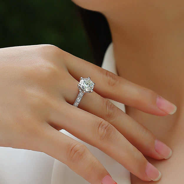 Héritage Lumineux, 18k White Gold-Plated S925 Sterling Silver Moissanite Solitaire Ring
