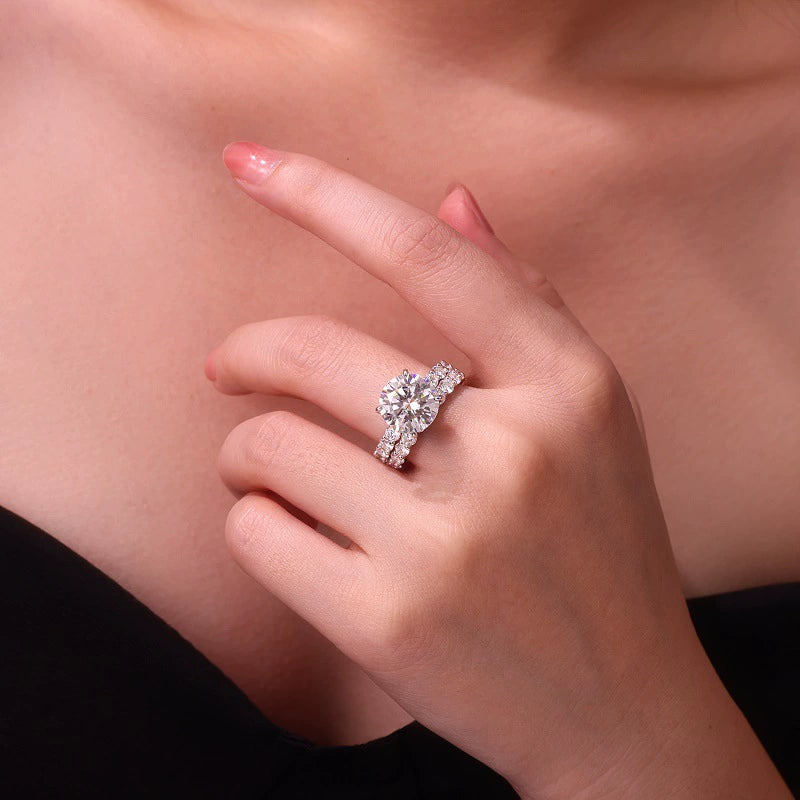 Éclat Majesté, 18k White Gold-Plated S925 Sterling Silver 5ct + 61 Moissanite Engagement Ring