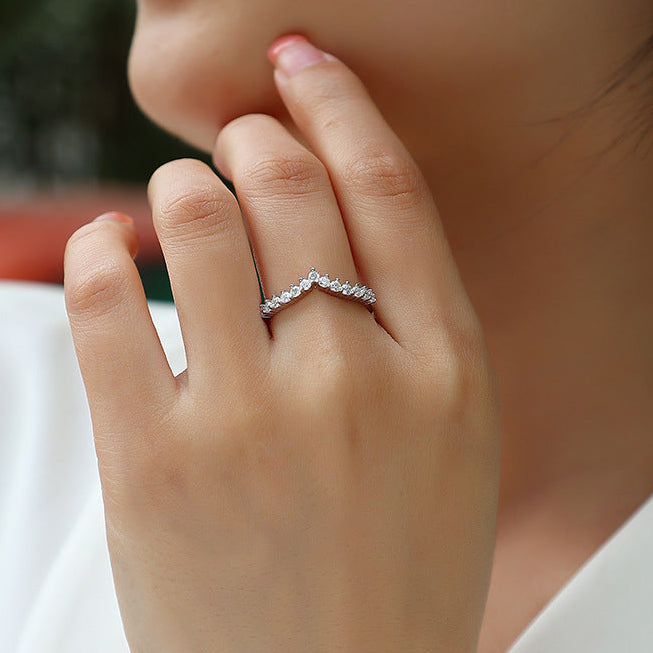 Ligne de Lumière, 18k White Gold-Plated S925 Sterling Silver 13-Stone Moissanite Wedding Band
