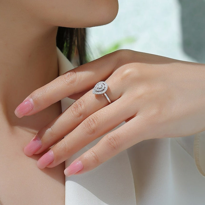 Goutte Royale, 18k White Gold-Plated S925 Sterling Silver Pear-Cut Moissanite Engagement Ring