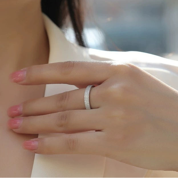Ligne Infinie, 18k White Gold-Plated S925 Sterling Silver Moissanite Wedding Ring