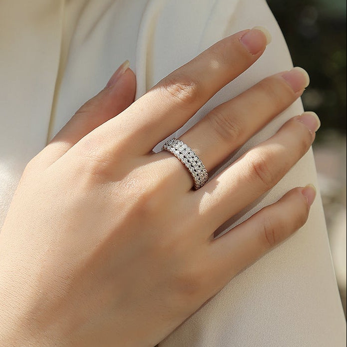 Éclat Harmonie, 18k White Gold-Plated S925 Sterling Silver 0.84ct Total Moissanite Wedding Ring