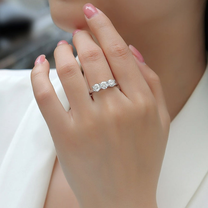 Trinité Éternelle, 18k White Gold-Plated S925 Sterling Silver 1.5ct (0.5ct × 3) Moissanite Wedding Ring