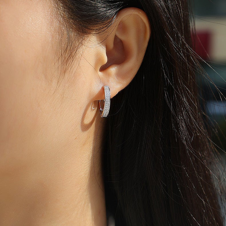 Lueur Continue, 18k White Gold-Plated S925 Sterling Silver Pavé Moissanite Hoop Earrings
