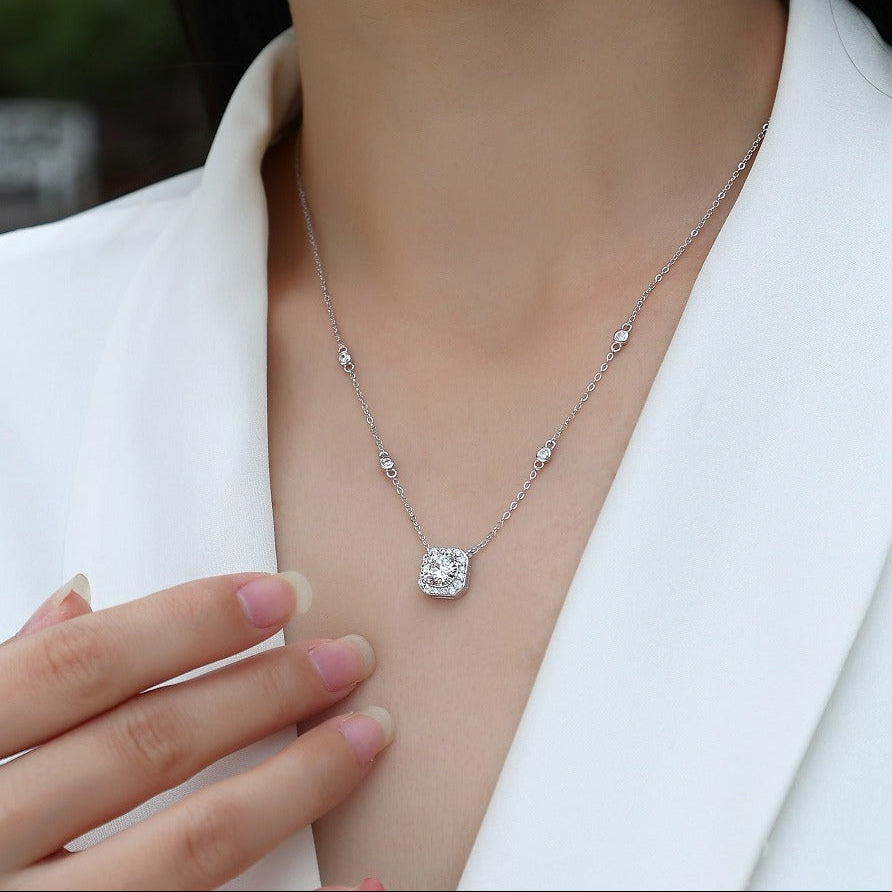Clarté Carrée, 18K White Gold-Plated S925 Sterling Silver 1.0ct Moissanite Pendant Necklace
