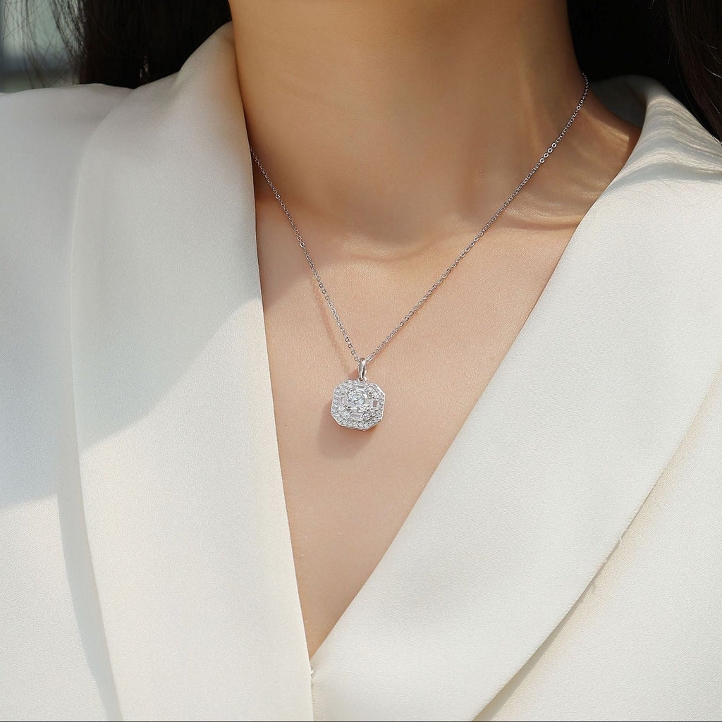 Équilibre Octave, 18K White Gold-Plated S925 Sterling Silver 1.0ct Moissanite Pendant Necklace