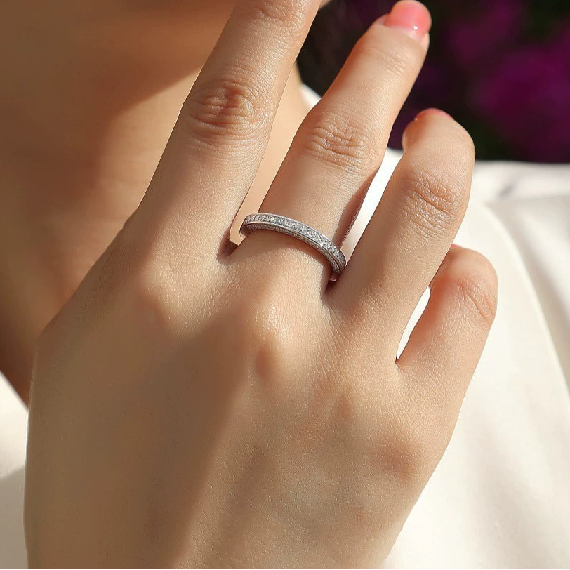 Lune Étreinte, 18k White Gold-Plated S925 Sterling Silver 0.5ct Moissanite Wedding Ring