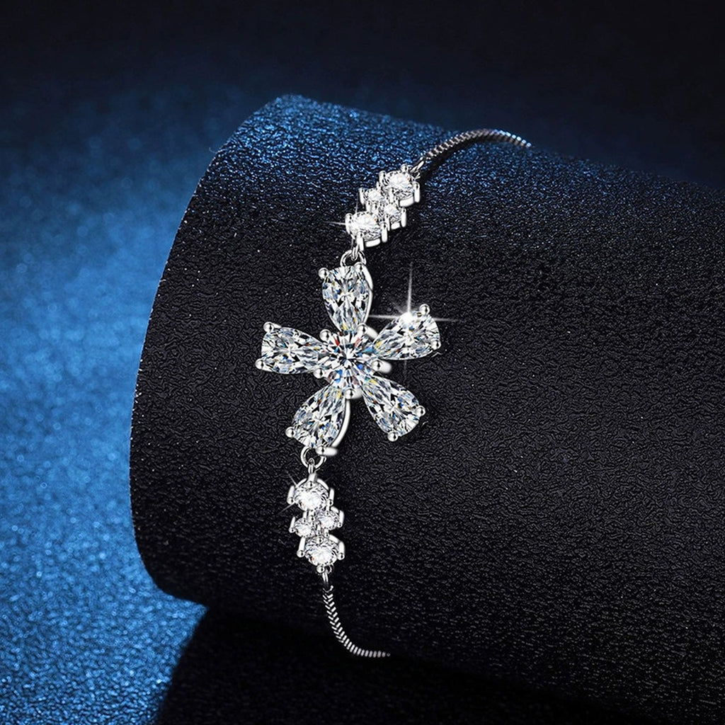 Snowflake Moissanite Chain Bracelet with CZ close-up detail showing chain, clasp, and stone placement